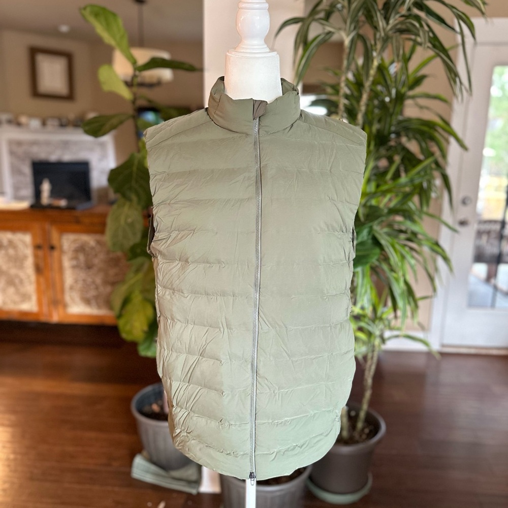 Lululemon Athletica Sage Green Puffer Vest